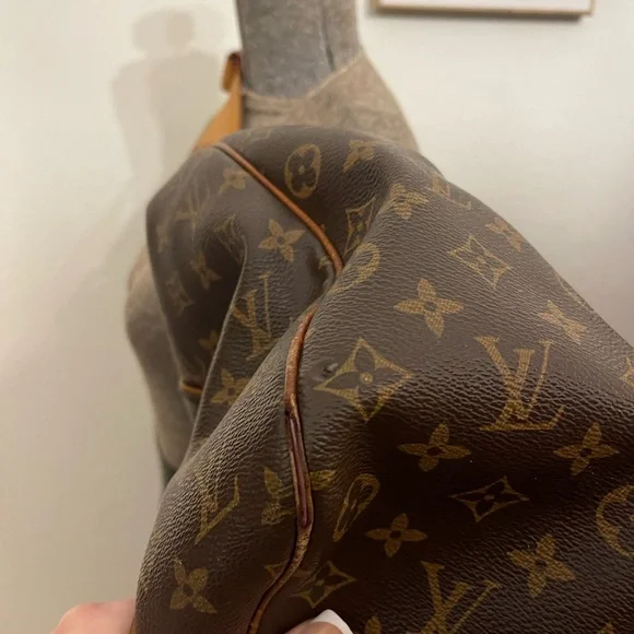 Louis Vuitton Monogram Galleria Pm - Picture 6 of 16